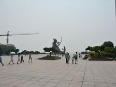 -巴陵广场
