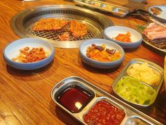 -明洞阿姨·韩式酱蟹烤肉·创意料理(三元桥店)