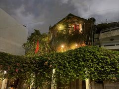-Cuc Gach Quan Restaurant