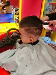 -Mini Me儿童美发王国(友好时尚购物城店)