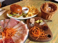 -羽深肉铺 Steak & Wine