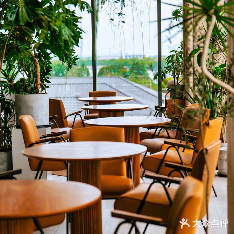 城市探店奇遇记 | 一尺花园筒仓店