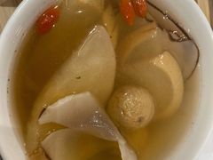 无花果海底椰雪梨汤-炖物24章·顺时轻养茶(杭州大厦店)