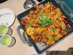 招牌悦蓉牛蛙干锅-精悦蓉(松江万达广场店)