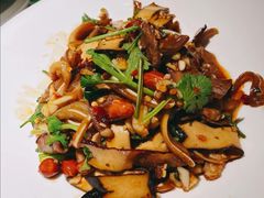 -费大厨辣椒炒肉(高铁吾悦广场店)
