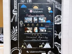 -lululemon(上海浦东IFC店)