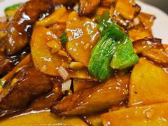 -老码头黑皮肘子锅包肉(赣水路店)