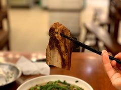 焖肉面-三两春肚肺汤(崂山路店)