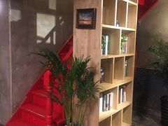 -HIGH FIVE哈福手工汉堡(桂林路店)