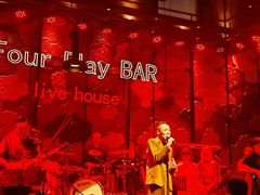 -FOUR PLAY BAR