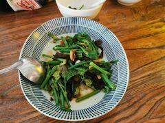 丝瓜尖拌菌菇-中8楼风尚云南菜(颐堤港店)