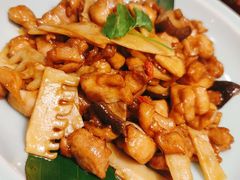 洋芋炖鸡-雀舞云南菜(天津天河城购物中心店)