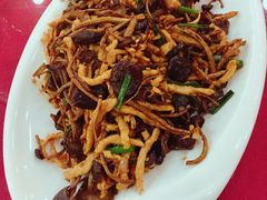 茶树菇炒鸡丝-大眼锅贴水饺(河东店)