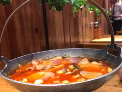 思茅酸汤鱼片-老滇山寨•云南特色菜•地方菜•民族风情歌舞表演(金碧店)