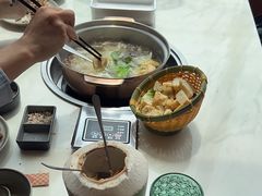 -喃喃椰·糟粕醋·椰子鸡火锅(七堡花园店)