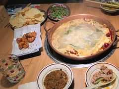 -洱火云南酸菜牛肉火锅(石景山当代商城店)