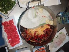 清油麻辣鸳鸯锅-牛德亨臻牛潮汕火锅(万邦时代店)