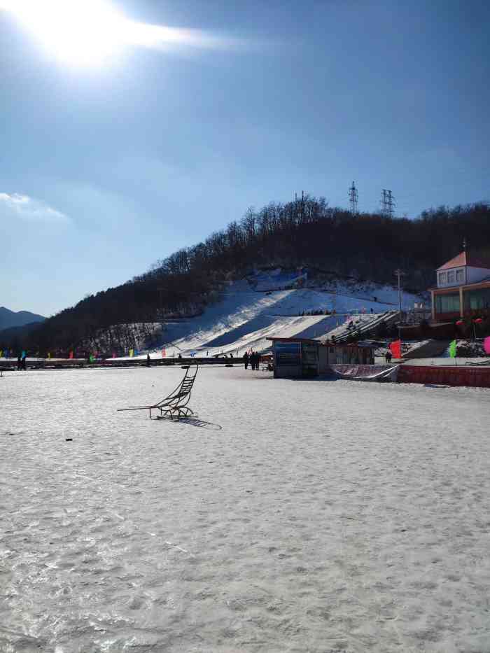 东风湖滑雪场营业时间图片