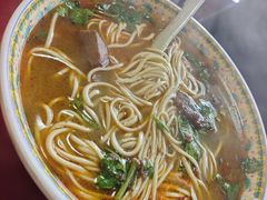 红烧牛肉面-金杨拉面王小吃面馆·牛三宝面·红烧牛肉粉