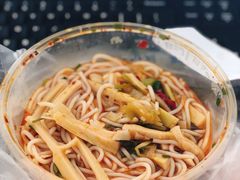 酸辣笋尖米线-苗八碗米线