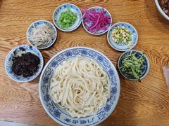 老北京炸酱面-门框胡同百年卤煮(新街口店)