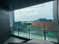 -上海滴水湖皇冠假日酒店