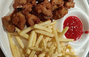 Fried Potato Fries with Garlic Pork Ribs