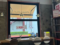 -必胜客(上海华谊新所店)