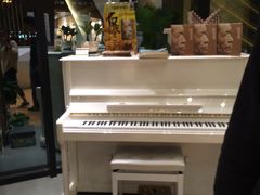 -新华里咖啡书吧(新华书店小寨店)