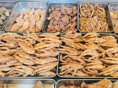 吃香辣鸡爪-四口药膳鸡(火星街店)