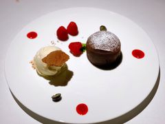 巧克力蛋糕配百香果冰淇淋-Oyster Talks 四度蚝法餐厅