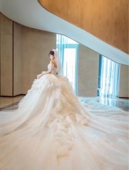 -LOVINA洛维娜婚纱礼服