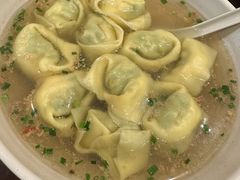 荠菜虾仁大馄饨-东泰祥生煎馆(陕西南路店)