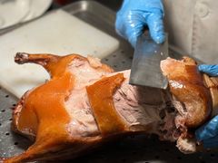 精品烤鸭-皇城根·鲁菜济南菜·吊炉烤鸭·炒鸡鱼头(济南旗舰店)