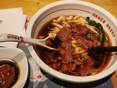 -呷佬·长沙手工米粉(金沙江路店)