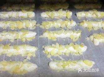 Ladyfinger是意大利著名的饼干,它的外型细长