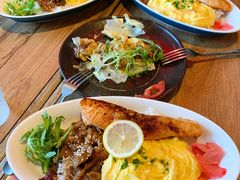 香煎三文鱼配元气欧姆蛋饭-玛格萝妮(汇智国际商业中心店)