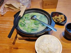 鸡汤豌豆春菜-云味馆·云南菜·云南米线(景田店)
