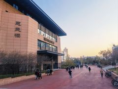 -哈尔滨工业大学-图书馆