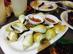 -东海岸人工湖美食村