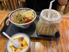-云阿蛮云南生烫牛肉米线(奉贤路店)