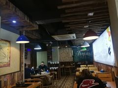 大堂-陆记牛庄·碳锅龙虾烧烤(爱上花园店)