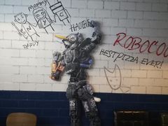 大堂-机器人火炉披萨