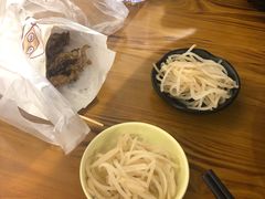 -丽虹云南过桥米线(兴工街店)