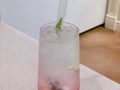 莓果气泡水-法桐蛋糕·手作面包(万达公馆店)