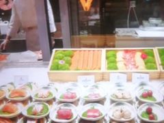 -雍容荟帝王蟹活龙虾展台自助(IFS黑金店)