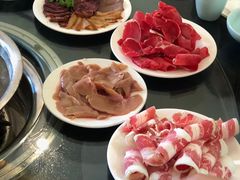 -周老三跷脚牛肉·全牛火锅(非遗传承店)