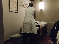 -裕和堂中医推拿艾灸(太古汇臻品店)
