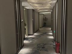 -浅深(世茂滨江精品店)