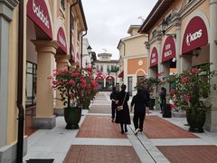 -佛罗伦萨小镇广佛名品奥特莱斯(疏港路店)